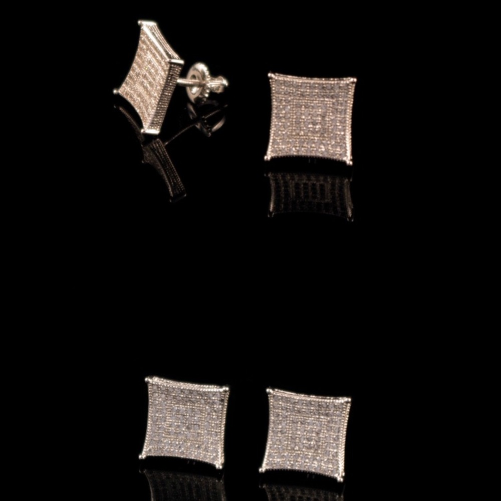 18k Gold Diamond Earrings